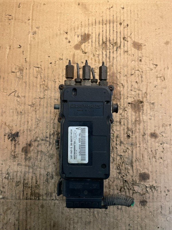 2004 2007 Ford E250 E350 Econoline Anti-Lock ABS Antilock Brake Pump v2137 DG