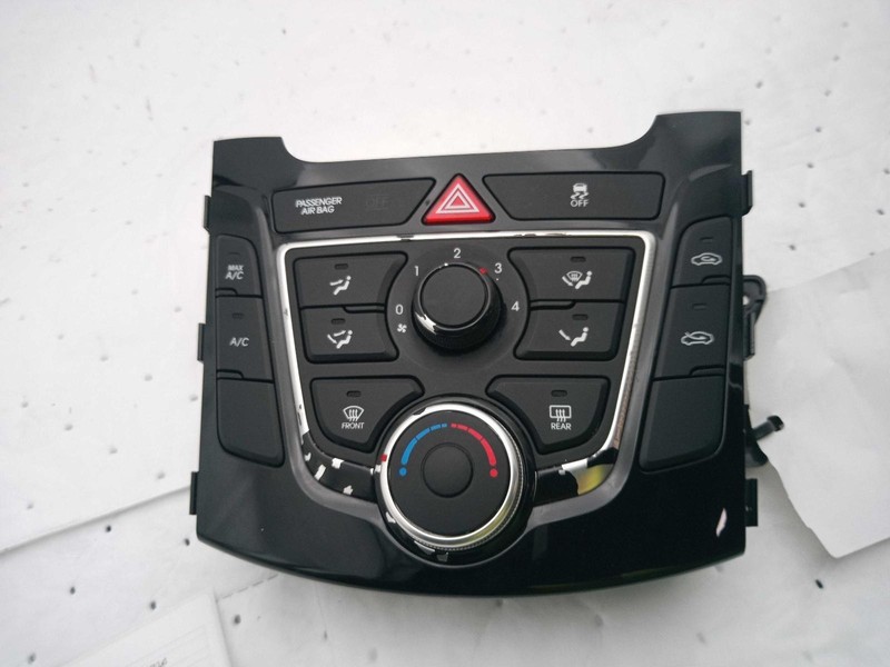 Used A/C Selector Switch fits: 2017 Hyundai Elantra Hatchback GT manual temperat