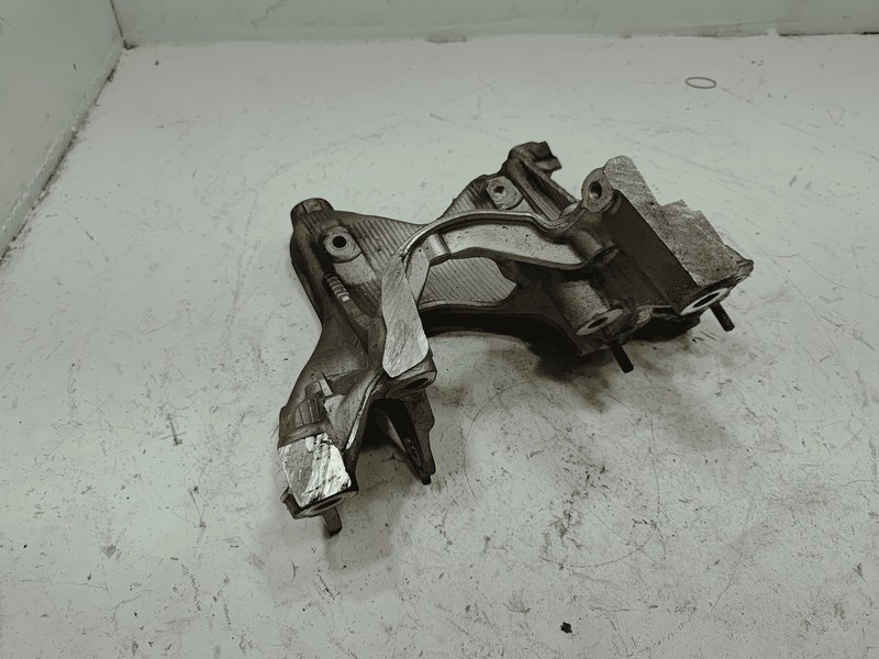 2018-2024 AUDI S5 SPORTBACK FRONT SUBFRAME LEFT SIDE MOUNT SUPPORT BRACKET OEM