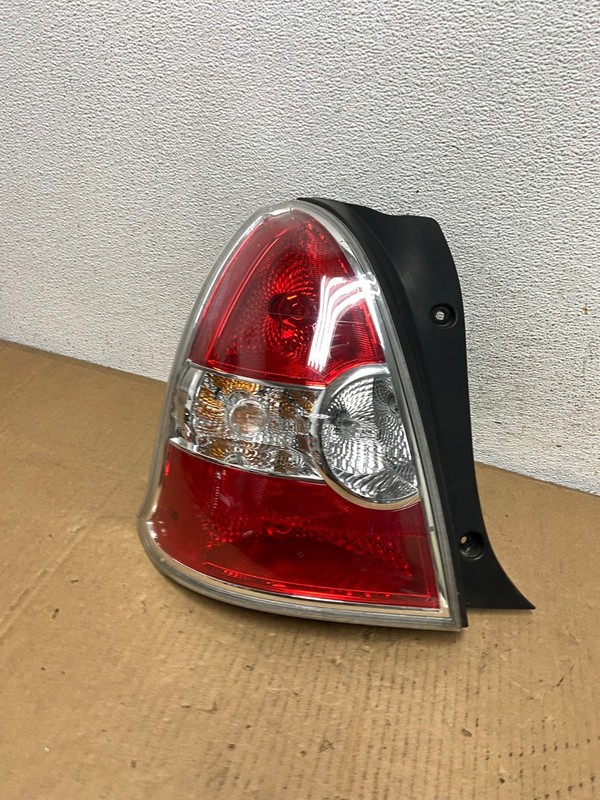 2007-2011 Hyundai Accent Hatchback Left Driver LH Side Tail Light Oem AD0883 LK