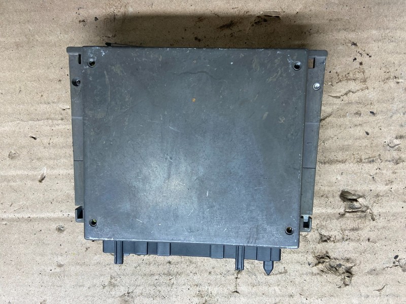 1992 - 1993 Mercedes W140 300SE Engine Control Unit ECU Module q0141 DG