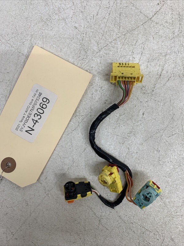 17-22 Tesla Model Y Front Steering Wheel SRS DAB Wiring Harness 43069 B136