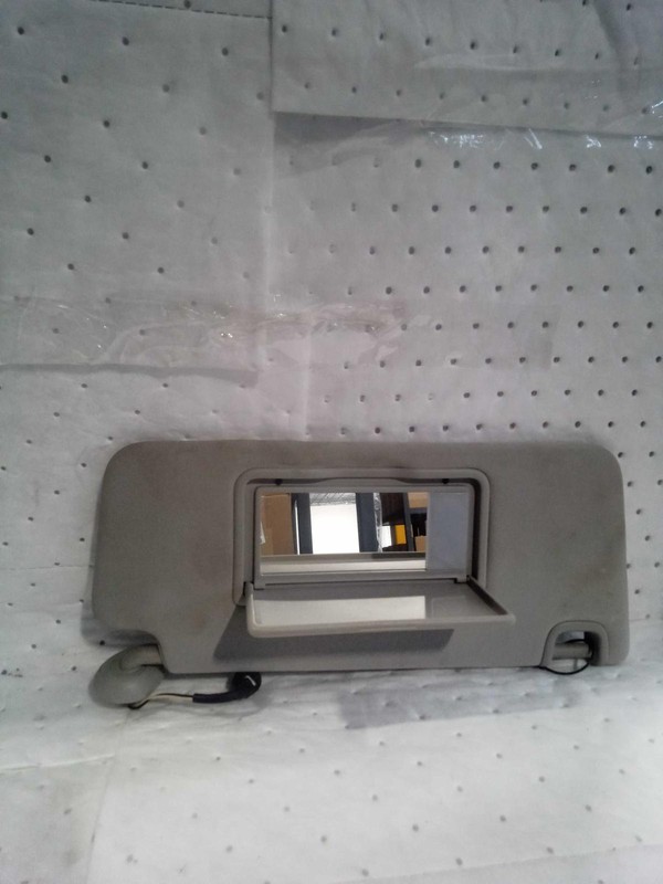 Used Right Sun Visor fits: 2017 Honda Civic w/illumination Right Grade A
