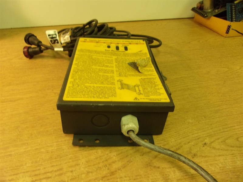 Scientific Technologies LLC-FB-AC1-U Controller 70027-1000 w/ STI Cables