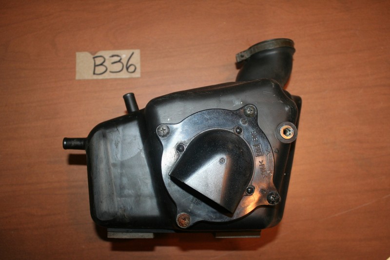 2002 Suzuki GZ250 Marauder Air Cleaner Box Housing Complete OEM 02 A