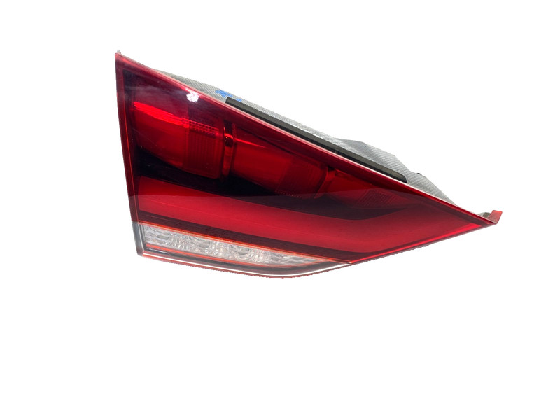 15-16 HYUNDAI GENESIS REAR LEFT INNER TAILLIGHT OEM #A0.59