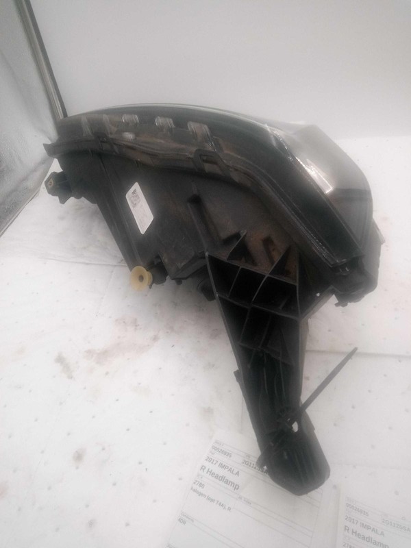 Used Right Headlight Assembly fits: 2017 Chevrolet Impala halogen opt T4A Right
