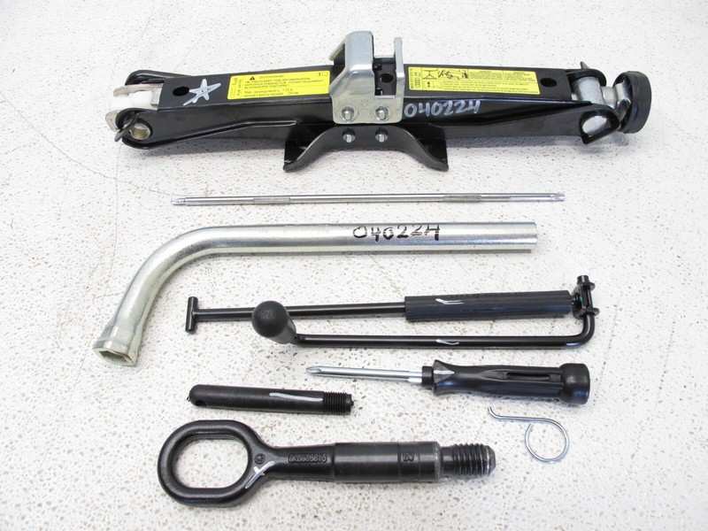 08-17 AUDI B8 A4 8T A5 S5 FOAM HOLDER TOOL KIT JACK EMERGENCY TRUNK KIT OEM 0402