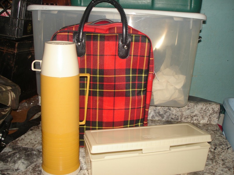 Vintage Thermos plaid bag with thermos and container lot camping NICE