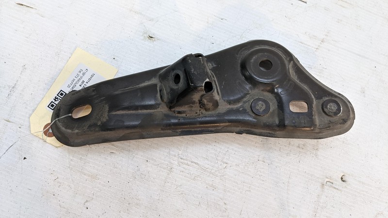 Rear Crossmember Front Left Bracket 2016 Toyota Camry52204-06041 2012 - 2017