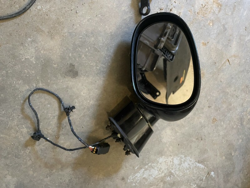 08-10 DODGE CHALLENGER OEM LH BLACK EXTERIOR DRIVER SIDE DOOR MIRROR