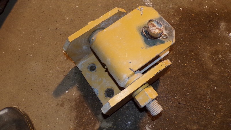 CAT Caterpillar Hinge Bracket Assembly with Pin *FREE SHIPPING*