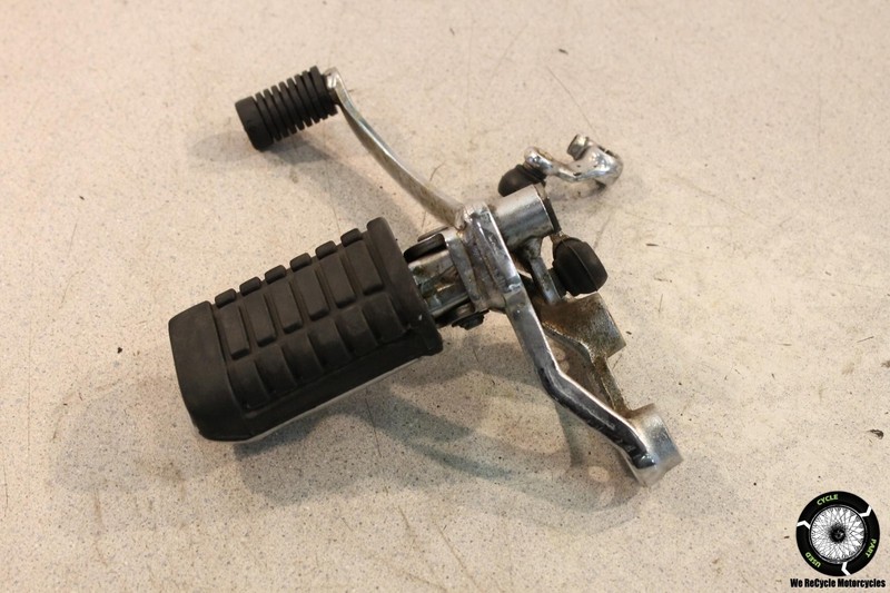 1985 Honda Magna 500 VF500C LEFT FRONT FOOT REST PEG STEP W/ SHIFTER VF 500 85