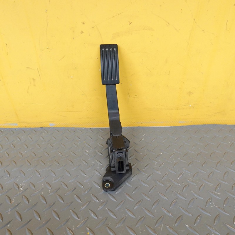 2022-2024 FORD MAVERICK ACCELERATOR GAS PEDAL W/ SENSOR OEM LX619F836AB