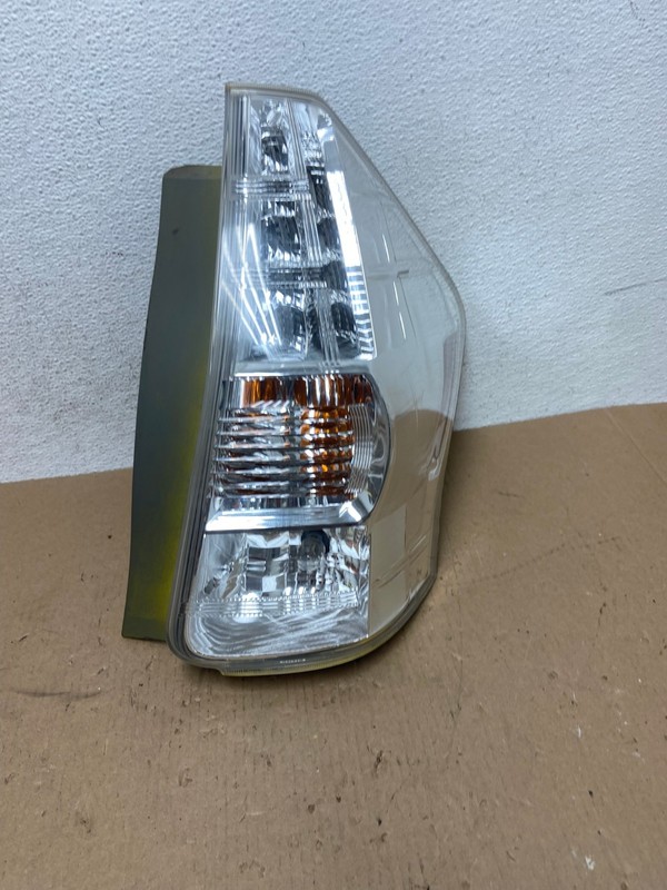 2012 2013 2014 Toyota Prius V LED Right Passenger RH Tail Light Oem AD6537 LK