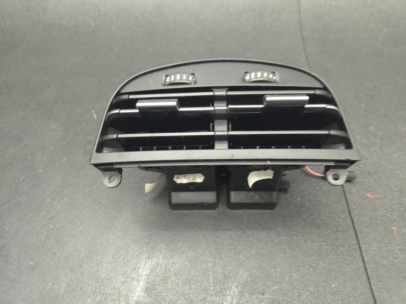 Center Console Rear Air Vent Grille 2014 Maserati Ghibli 504226906 2015 - 2017