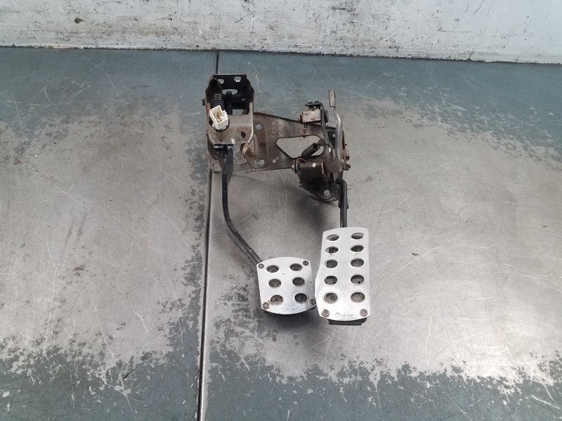 1995 Honda Prelude S Accelerator Throttle / Brake Pedal Assembly #2944 CA2