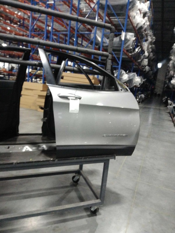 2015 Jeep Cherokee Right Door Silver 4DR SUV Used OEM Part 697023