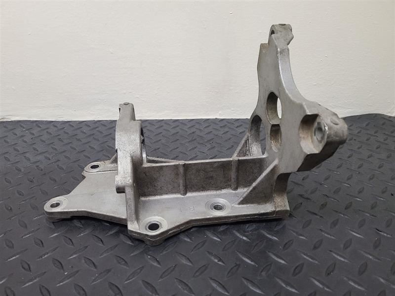 08-15 Nissan Rogue Front Axle Shaft Support Bracket OEM 39780-JG34C