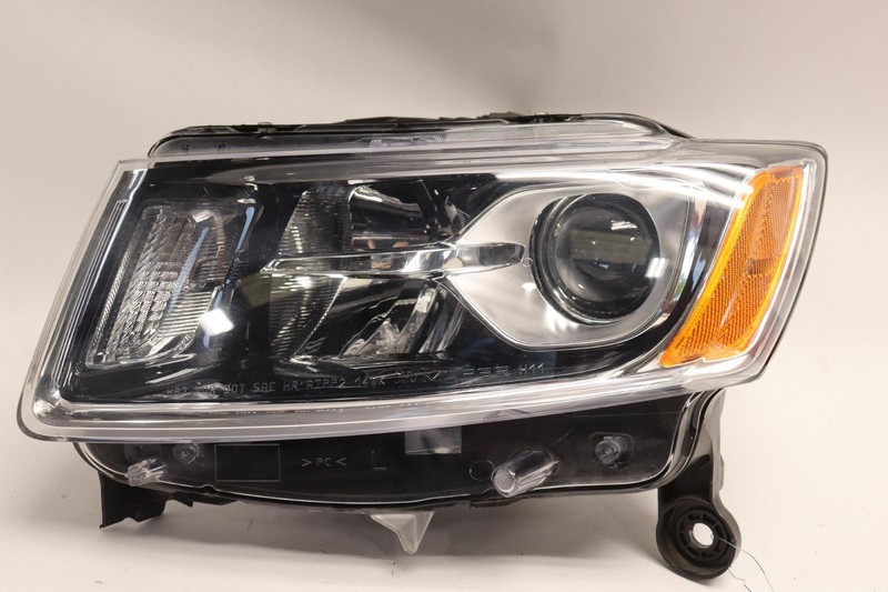 2014-2016 JEEP GRAND CHEROKEE LEFT DRIVER SIDE HEADLIGHT QUAD HALOGEN LAMP OEM