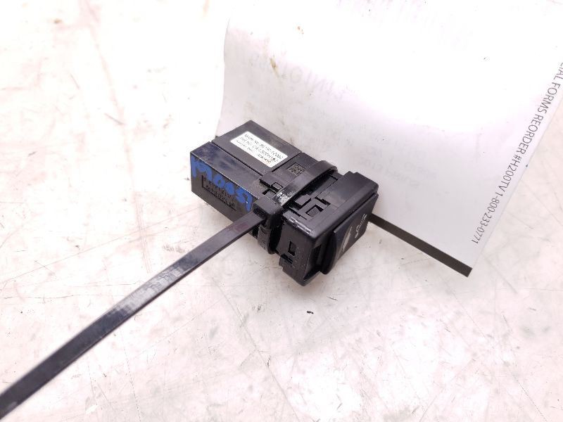12 13 14 Toyota Prius C Stereo Adapter USB and AUX 86190-52060