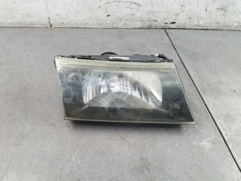 2003 03 04 Mercury Marauder Right Passenger Head Light #5857 V1