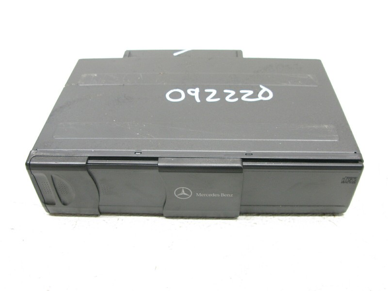 A2208274642 03-06 Mercedes CLK500 S500 CD CHANGER 6 DISK PLAYER W209 W220 092220