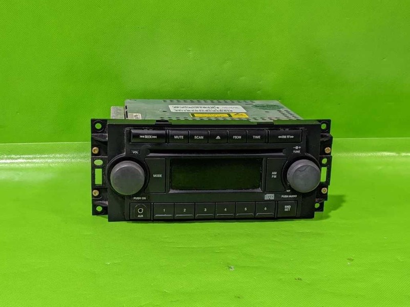 05 06 07 CHRYSLER 300 FACTORY RADIO W/AUX OEM 4523-2