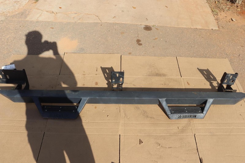 2011-2012 DODGE RAM 2500 LEFT DRIVER SIDE RUNNING BOARD STEP AFTERMARKET MAGNUM