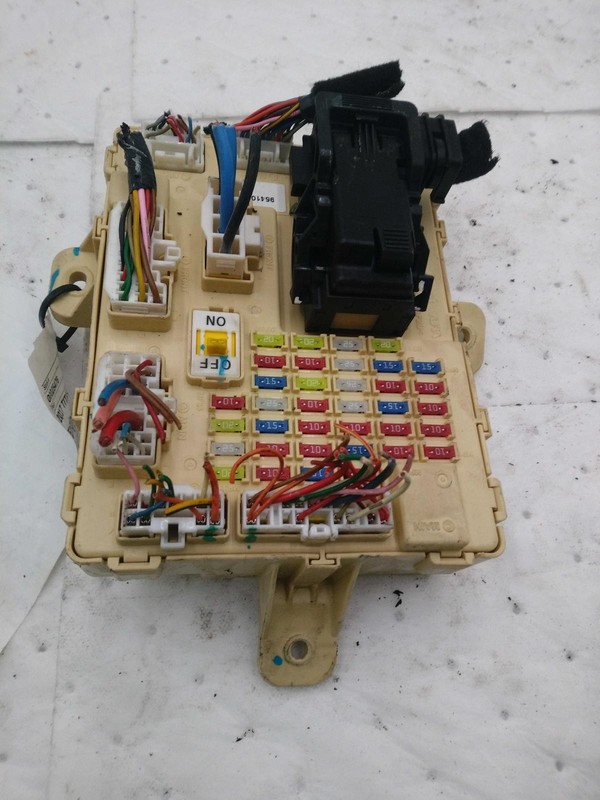 2017 Nissan Titan Used OEM Fuse Box Grey 72000 Miles Warranty Included