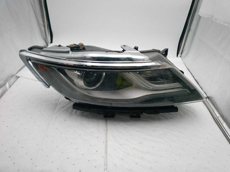 2017 Lincoln MKC Right Headlight Assembly OEM 550984 White 108K Miles