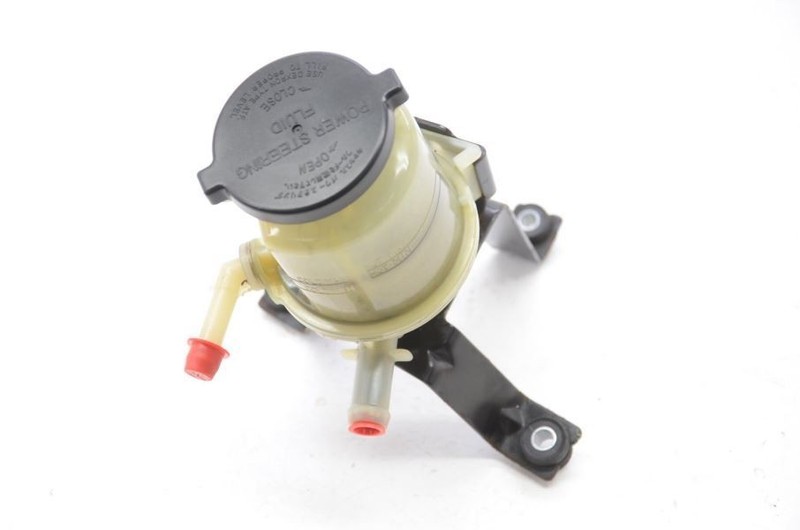 2007-2014 Toyota Fj Cruiser Power Steering Pump with Cap and Bracket