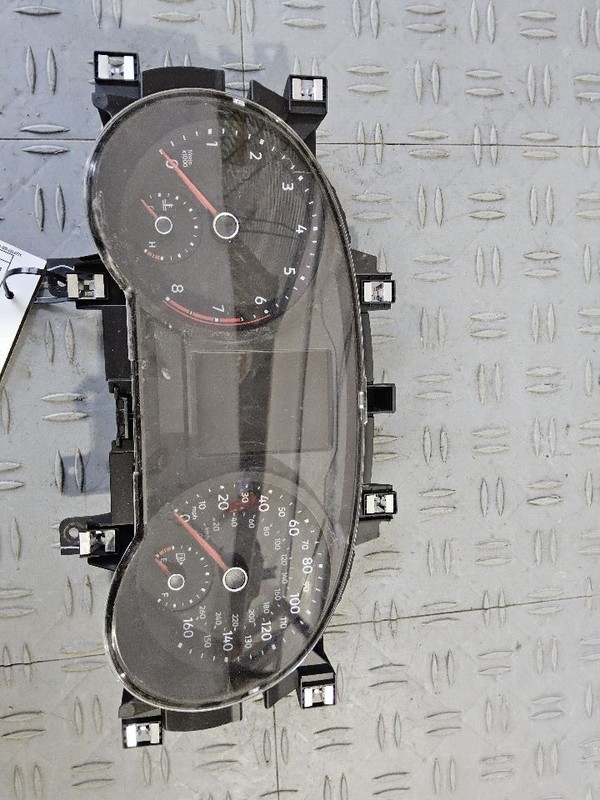 2018 Volkswagen Tiguan Speedometer Instrument Cluster 2.0L MPH