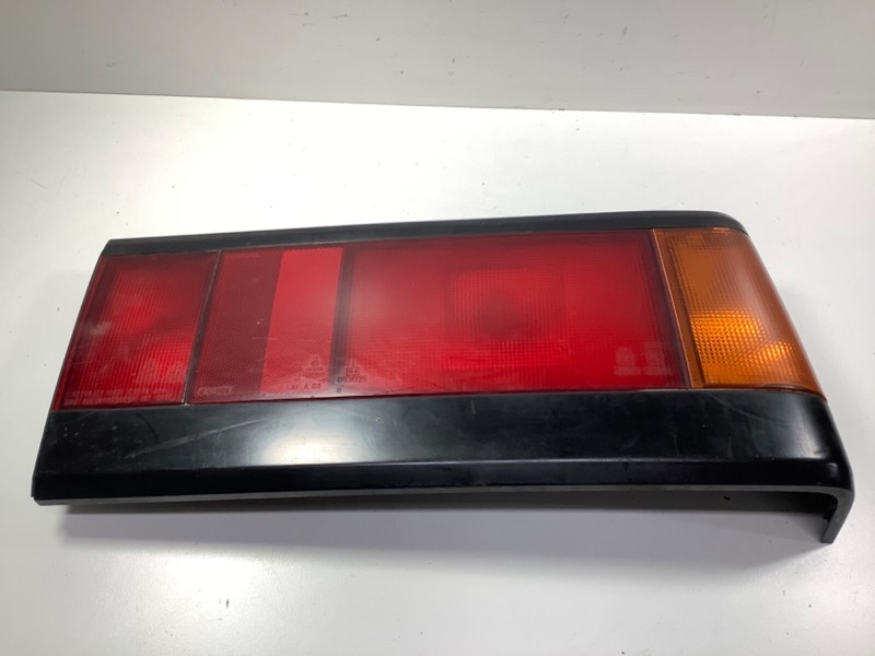 84-85 Honda Civic 4DR Right Tail Light Assy. 33500-SB4-671OEM