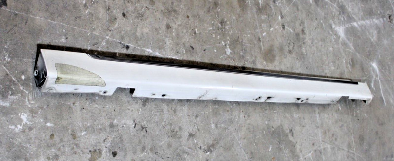 2008 - 2012 Chevrolet Malibu LT LTZ Right Rocker Panel Molding WHITE 25968606