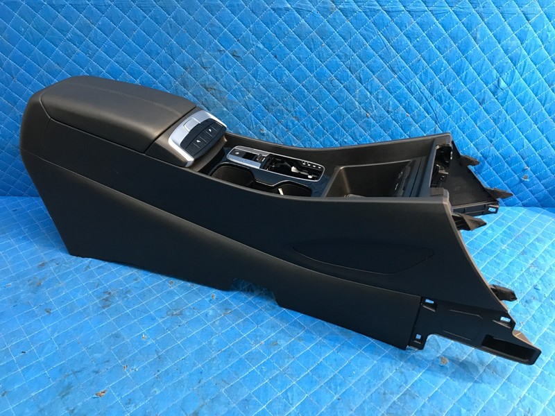 22-24 HYUNDAI SANTA CRUZ FRONT CENTER CONSOLE SHIFTER BEZEL CUPHOLDER OEM