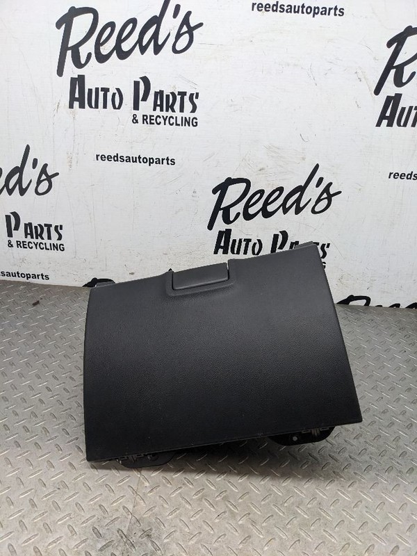2014-2019 CHEVY SILVERADO 1500 DASHBOARD LOWER STORAGE COMPARTMENT BLACK 1170161