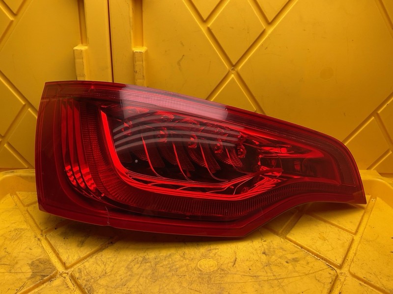 2010-2015 AUDI Q7 4L REAR LEFT DRIVER SIDE LED TAIL LIGHT OEM 4L0 945 093 G