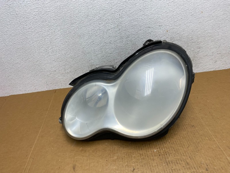 2005 to 2007 Mercedes-Benz C-Class Left Driver LH Side Headlight OEM AD9226 DW