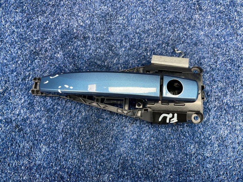 2016-2019 BUICK CASCADAdoor handle frontleft14096201 OEM