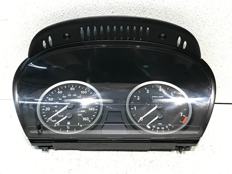 05 BMW 525i Instrumental Cluster Speedometer Gauges Unit 6983151 OEM 135,667k