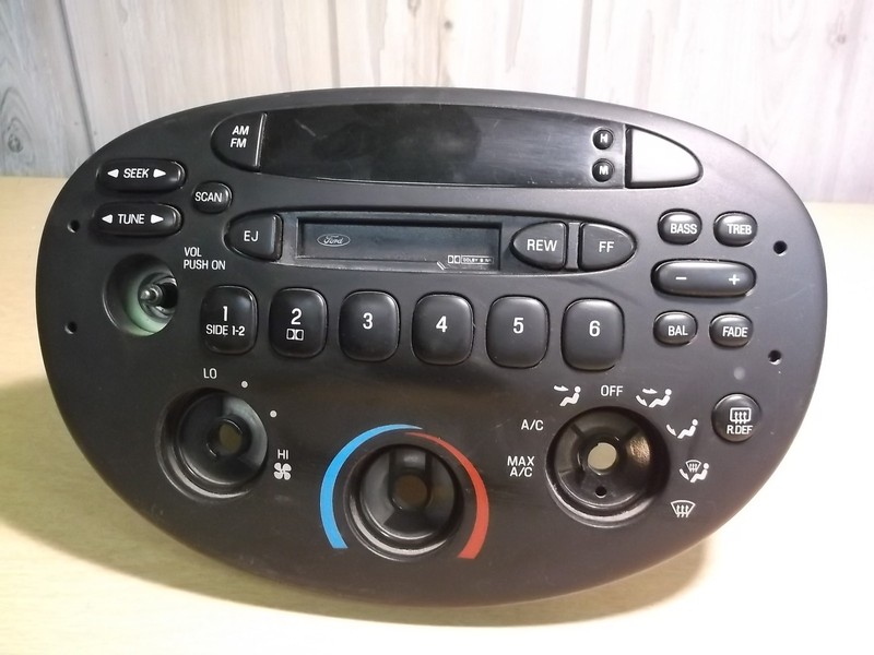Ford Mercury Climate Control AM/FM Cassette Radio F7CF-18C858-DH CTDA091973