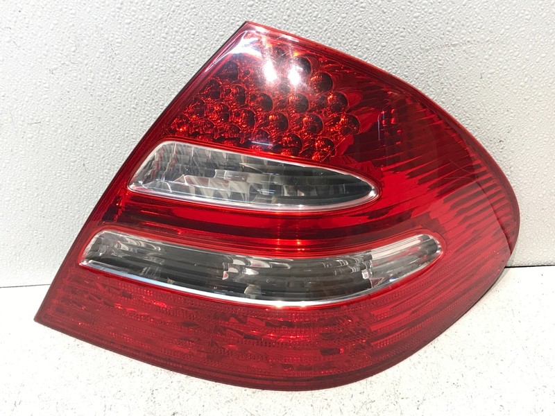 03-06 Mercedes W211 E500 Rear Right Side Taillight Tail Light Lamp OEM
