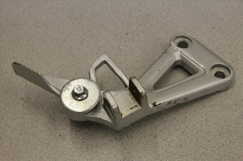 2008 LIFAN TMS 200 LEFT SIDE FOOT PEG MOUNT BRACKET OEM TMS200 08
