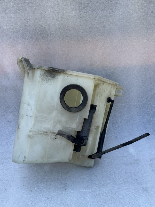 2000-2006 JAGUAR XK8 XKR WINDSHIELD WASHER FLUID RESERVOIR LJA7030DG