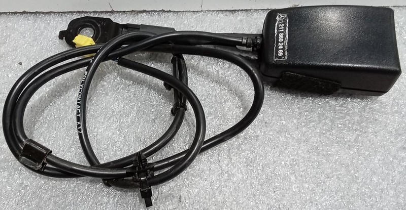 2005-2014 Mercedes W204 W211 W219 Front Right Side Seat Belt Buckle 2118602469