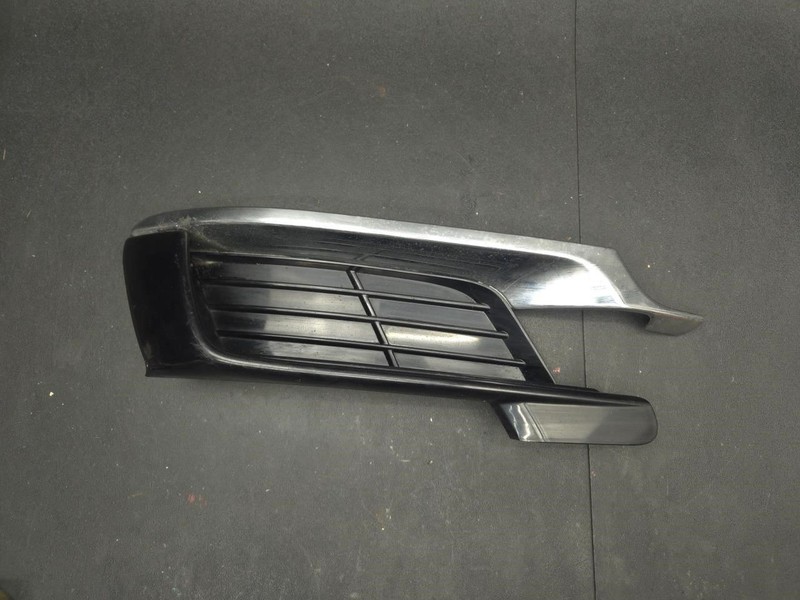 Left Lower Grille 2017 Lincoln Continental GD9B-17K947-BBW 2018 2019 2020 X