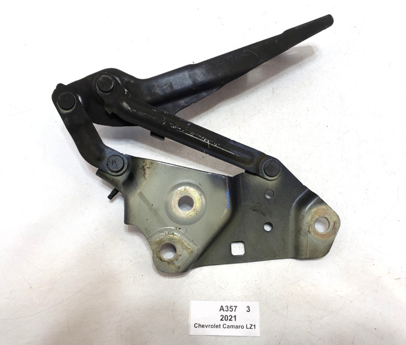 ✅16-24 OEM Chevrolet Camaro ZL1 Front Right Passenger Hood Hinge Bracket*