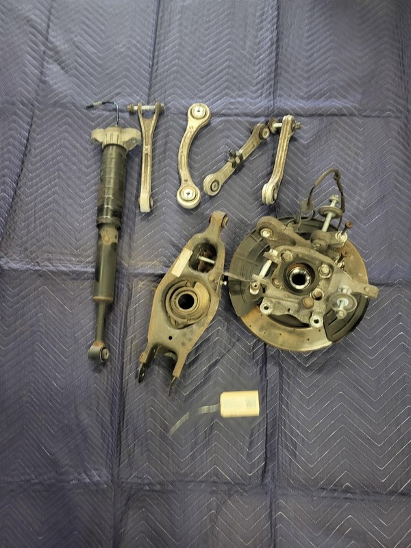 Used Oem Maserati Right Rear Suspension Knee for 2017-2018 Quattroporte 3.0L AWD
