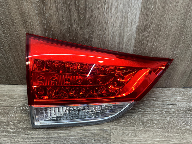 2011-2014 TOYOTA SIENNA LH Tail Light Assy OEM